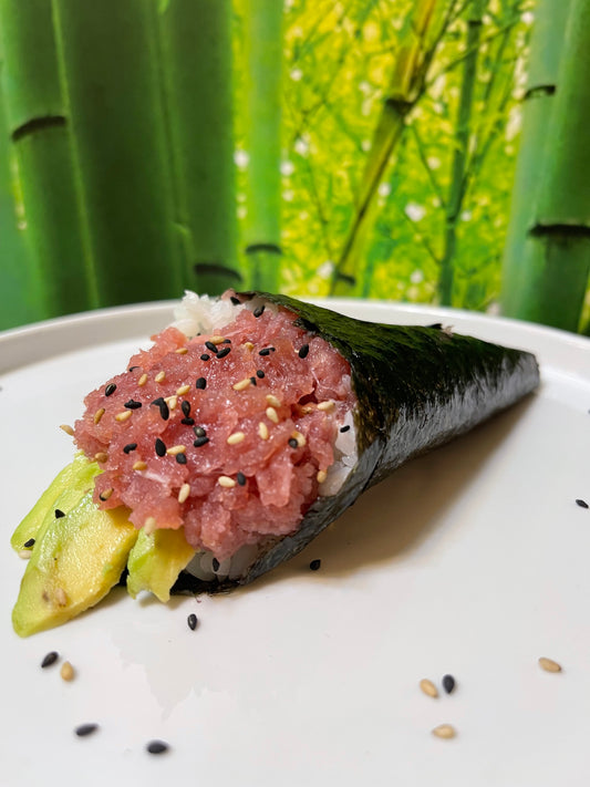 37 TEMAKI SPICY TUNA